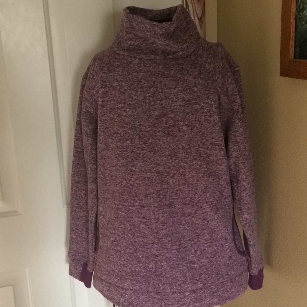 Tri-Mountain  pullover top Size M